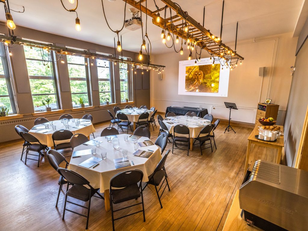 Salle à manger pour groupes à l'Espace du Carmel, Danville